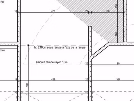 grand garage 52 m² – vénissieux / limite saint-fons – 39 000