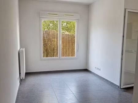 la soie - studio de 26 m² au rez-de-jardin dans une résidence récente (2016)