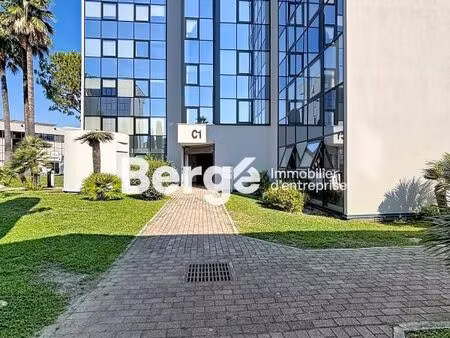 bureau 424 m²