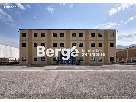 local industriel 3 724 m²