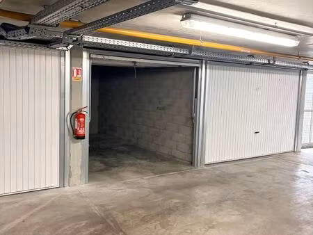 garage/box 14 m² craponne