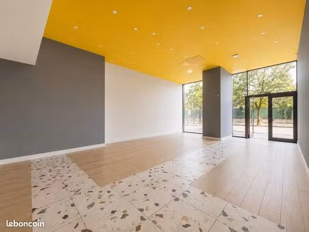 local commercial 142 m²