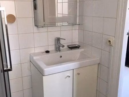 studio meublé de 18 m² – paris 9e
