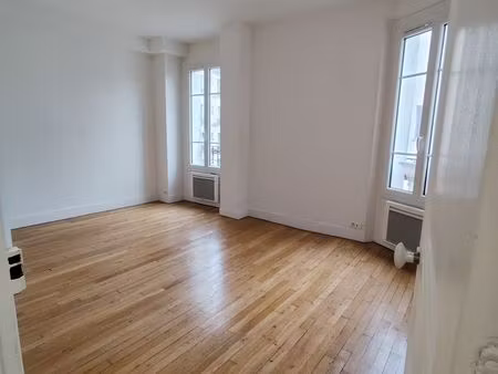 t2 à louer 43.5 à 1min du bois de vincennes