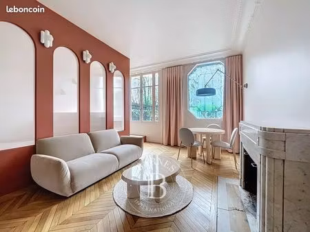 studio 1 pièce 48 m²