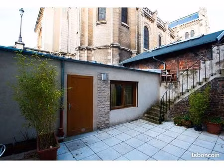 location ménilmontant sur cour