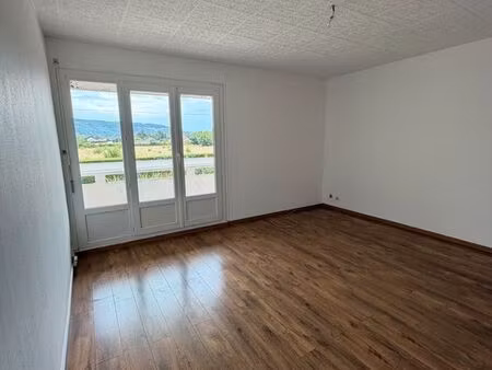loue t4 traversant +garage