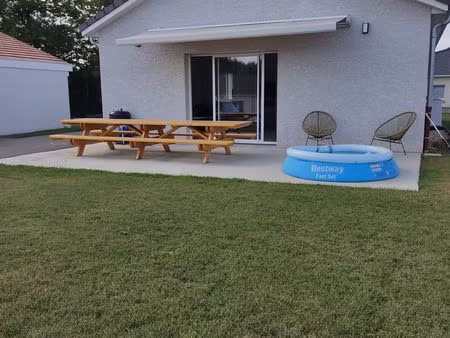 maison avec terrasse et jardin