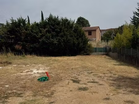 terrain 702 m2 ternay