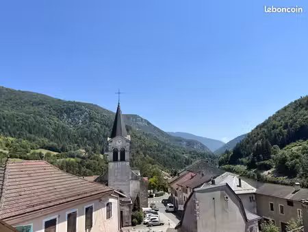immeuble 4 pièces 90 m²