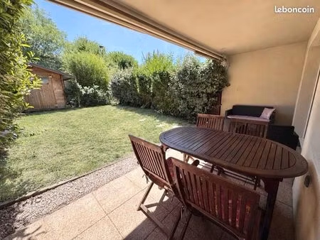 t3 rez-de-jardin plein sud avec 2 parkings
