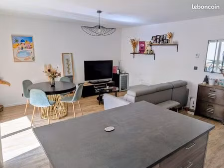 appartement t3 rénové et climatisé avec terrasse - grand garage – petite copropriété - vil