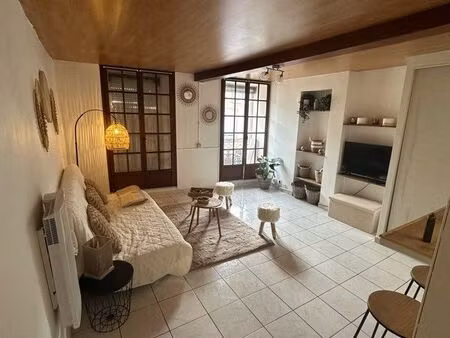 à vendre  studio de 35 m² situé à pignans 90000 euros