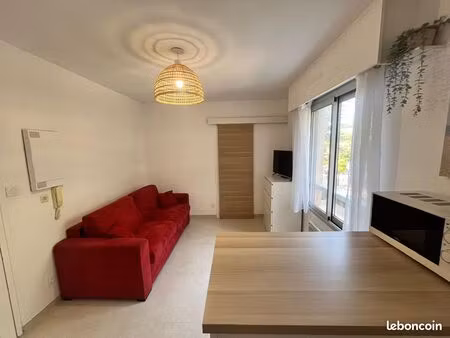 studio le brusc proche plage