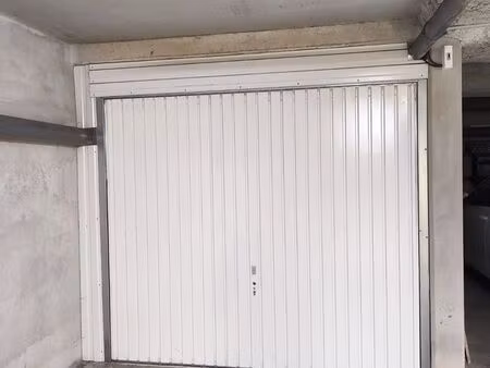 garage fermé 12 5 m² à louer – valescure – résidence sécurisée