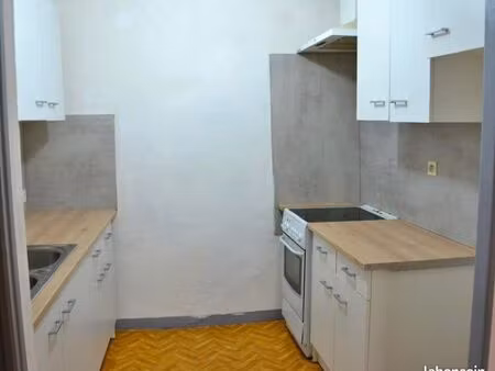 appartement le luc climatisé 42m2
