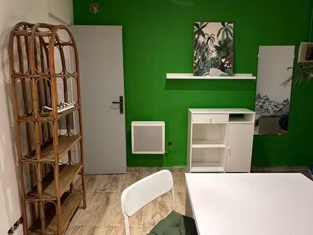 studio renové à louer  toulon hyper centre