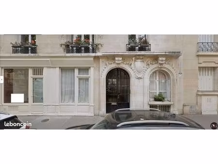 bureau 70 m²