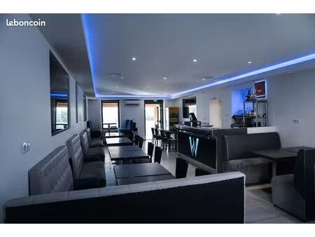 local commercial 250 m2