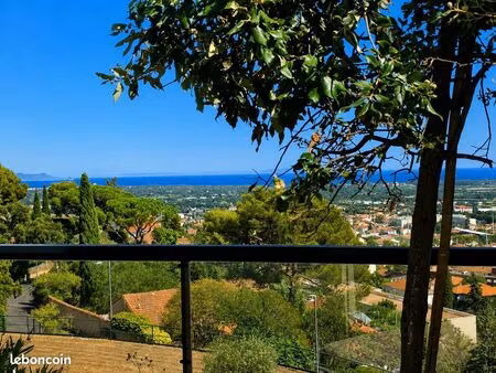 hyères - l’esprit d’une villa  le confort d’un appartement au calme et une vue mer panoram