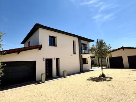 villa 5 pièces 128m2 entièrement rénovée