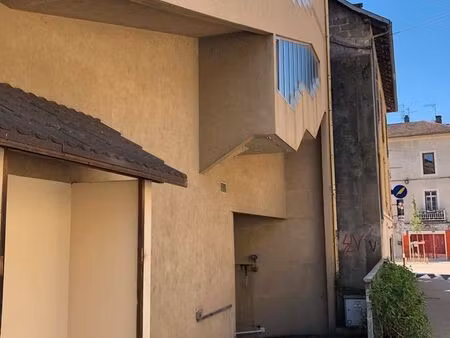 location garage 16 m2 belley centre