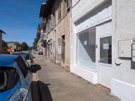local commercial 35 m² – loyer réduit à 400 eur/mois pendant 6 mois