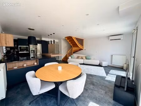 maison 120 m² – 4 chambres – climatisation – terrain de 300 m² avec piscine – ségny