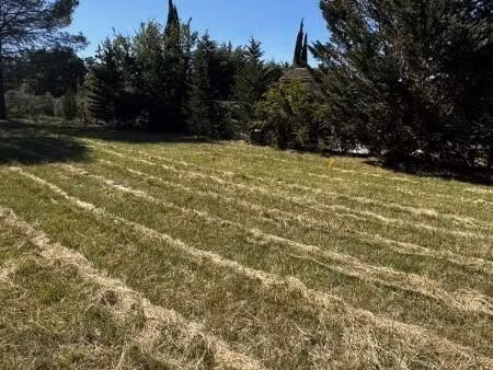 terrain 1 500 m² brignoles