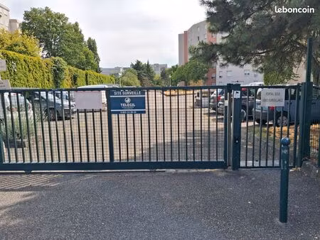 place de parking en sous-sol lyon 3 sans-souci