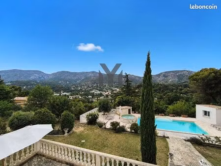 propriété 6 pièces 166 m²