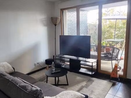 loue appartement t2 bron avec garage
