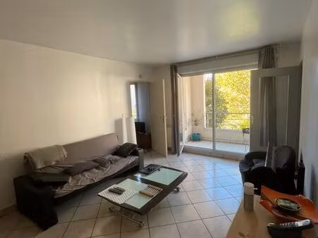 f2 de 38m² - calme et lumineux avec grand balcon - montplaisir