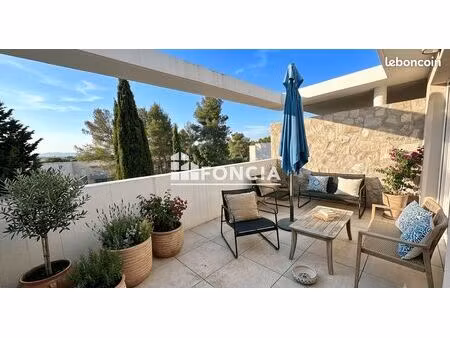 dernier étage - 2 pièces avec terrasse