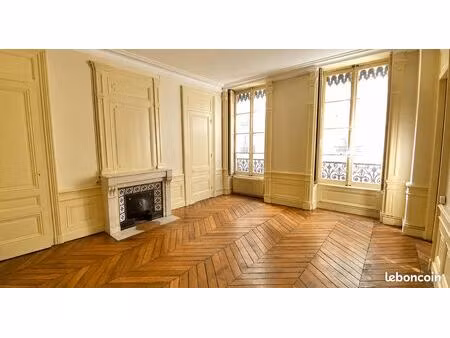loue appartement charmant t3 au coeur de la presqu'île