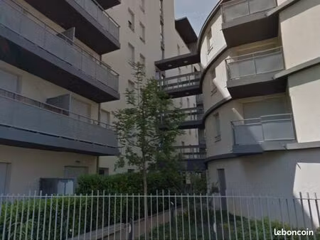 t3 balcon lumineux meublé avec 2 chambres. appartement dans résidence de standing. colocat