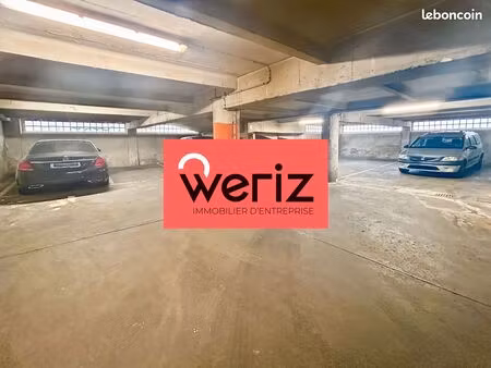 local d'activite 683 m² marseille