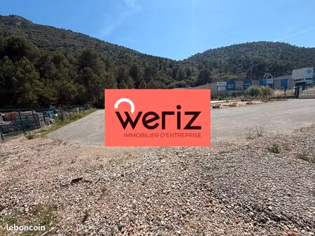 terrain 3000 m² gemenos