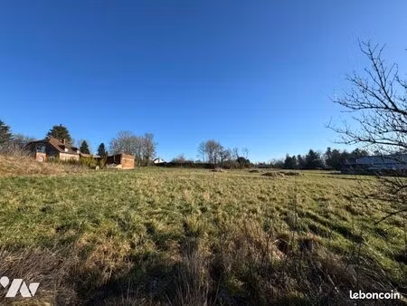 terrain 3725 m² happencourt