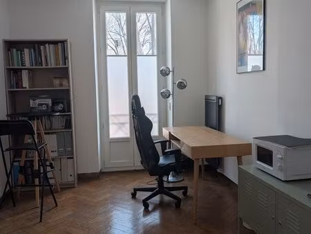 local/bureau/atelier/cabinet marseille 8