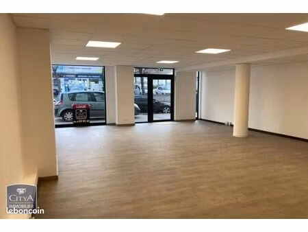 commerce 55 m²