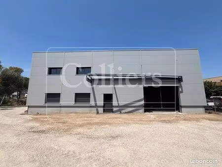 local industriel 900 m²