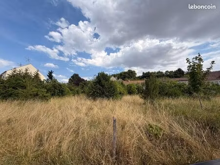 terrain 1 835 m² nesles la montagne
