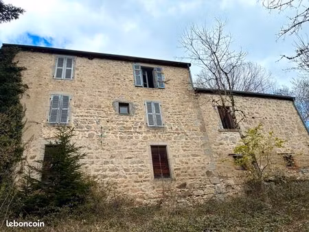 maison de village en pierre