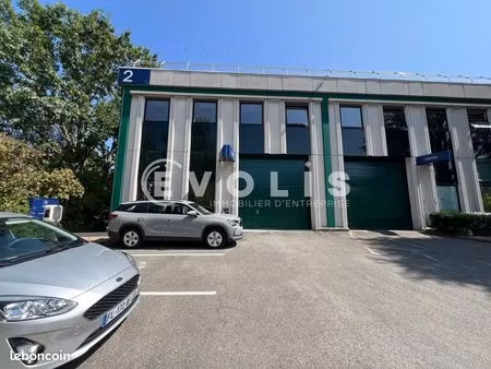local bureaux 746 m²