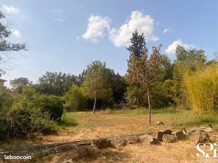 terrain 2579 m² la crau