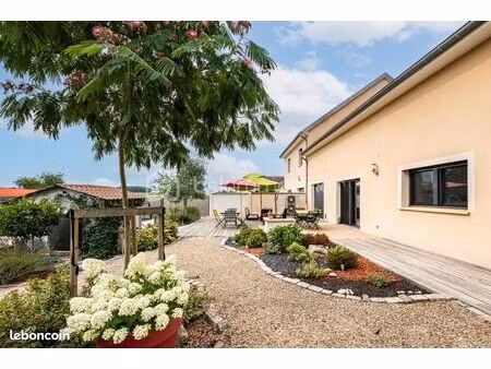 longère 5 pièces 180 m²