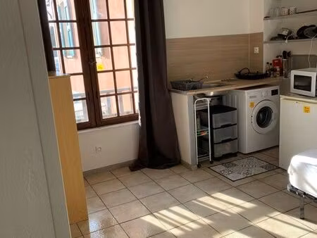 studio meublé tout inclus disponible le 1er octobre