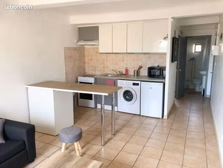 t2 meublé lumineux et traversant – 32 m²