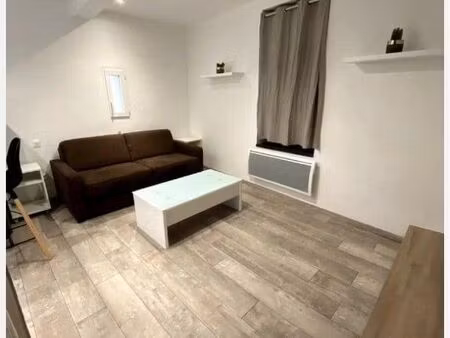 location studio meublé